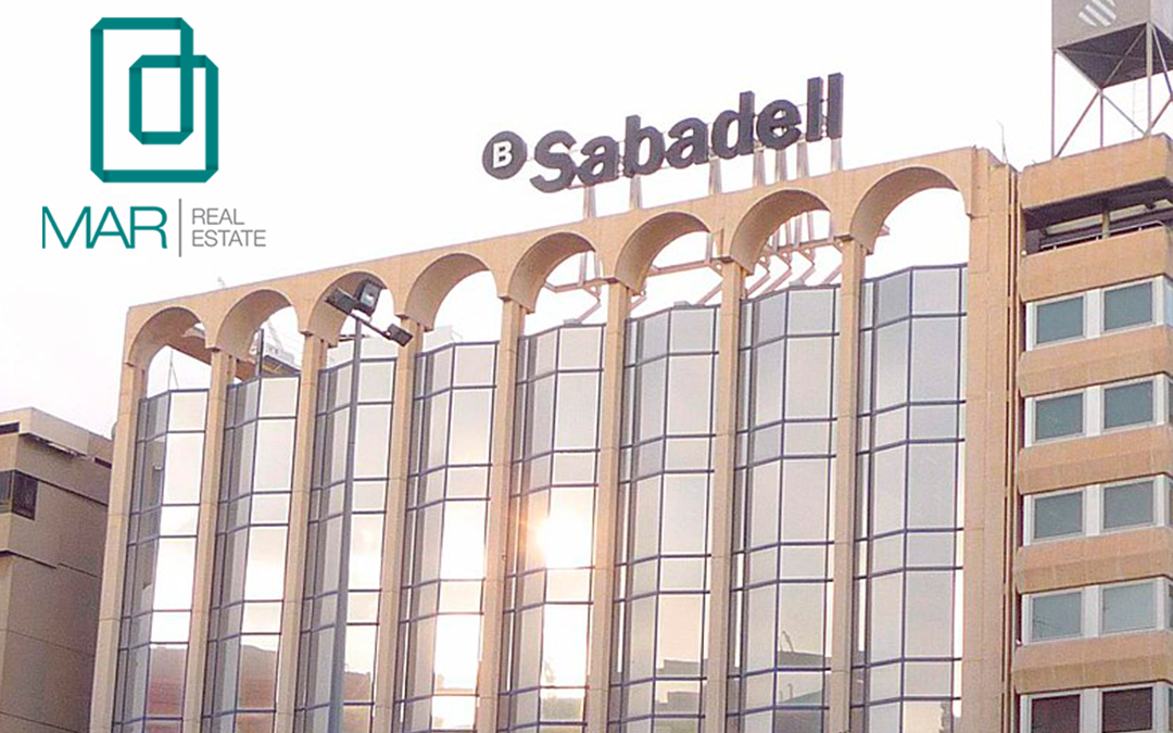 La entidad financiera Sabadell, sentenciada por llevar a cabo prácticas bancarias inadecuadas al vender un seguro de vida de 15 años con pago anticipado.
